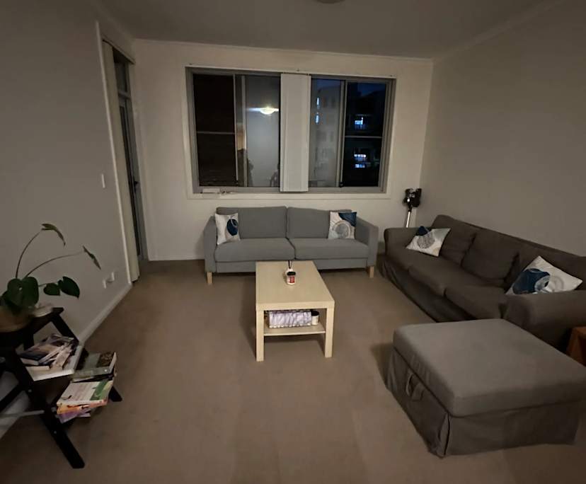Furnished room in a flatshare