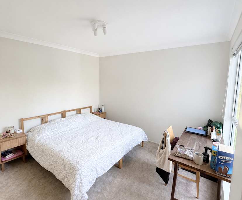 Furnished room with ensuite in a flatshare