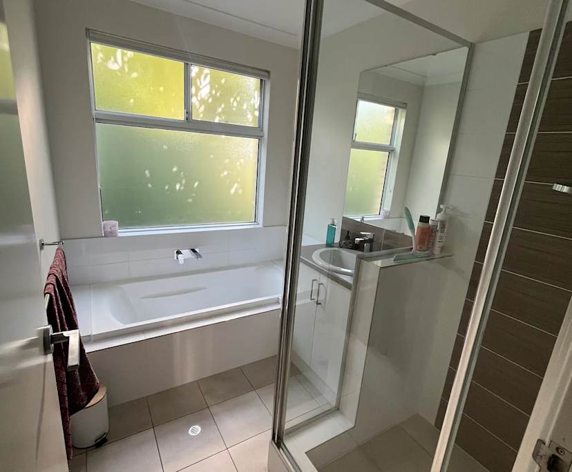 Room in a share house