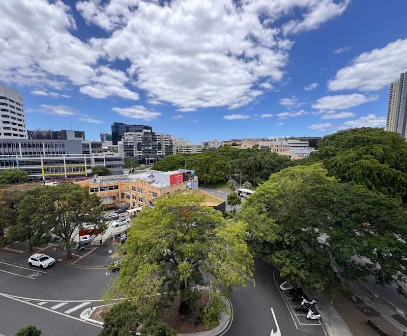 Furnished room in a flatshare