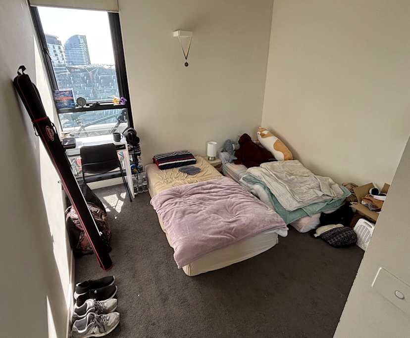 Furnished room in a flatshare