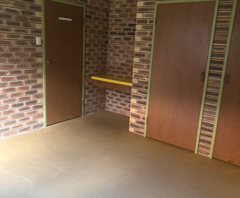 Unfurnished room in a flatshare