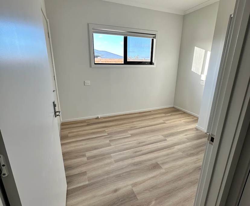 $610, Whole-property, 4 bathrooms, Thornhill Park VIC 3335