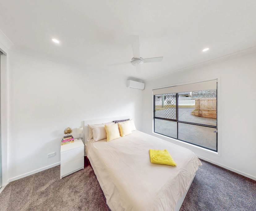 Furnished room with ensuite in a flatshare