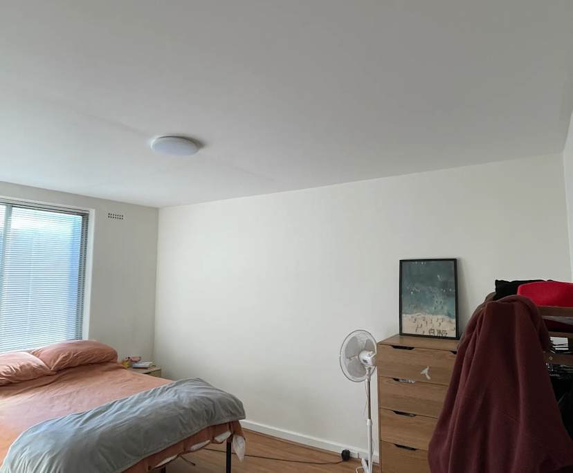 Furnished room in a flatshare