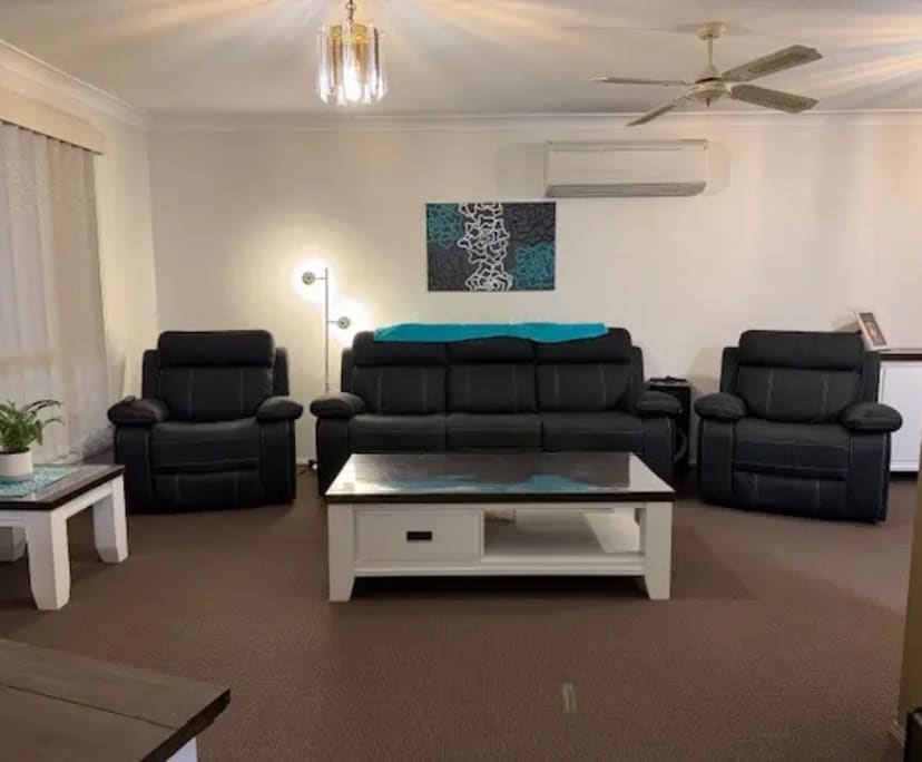 $320, Share-house, 3 bathrooms, Burleigh Waters QLD 4220