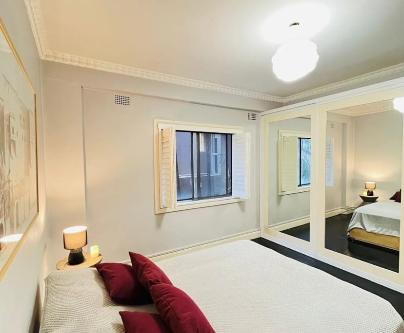 Furnished room in a flatshare