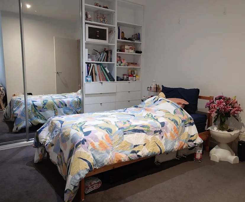 Furnished room in a flatshare