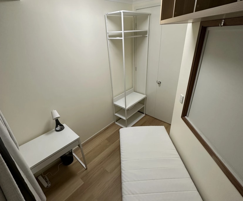 Furnished room in a flatshare