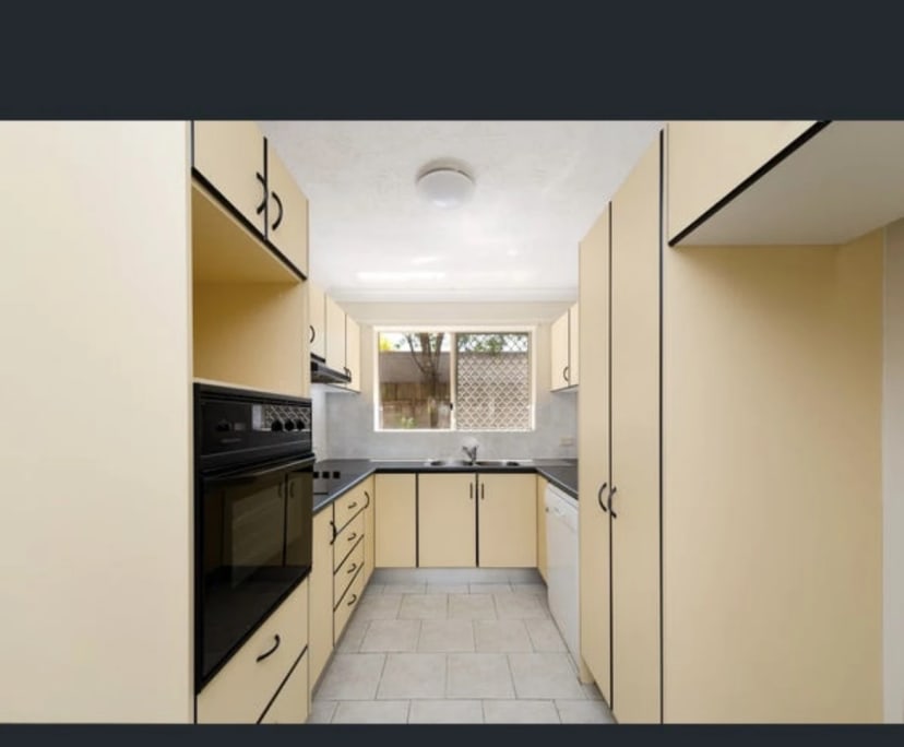 Unfurnished room in a flatshare