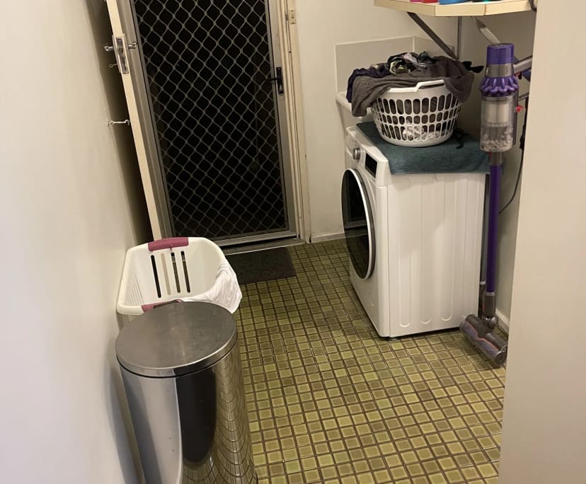 $370, Flatshare, 2 bathrooms, Burleigh Heads QLD 4220