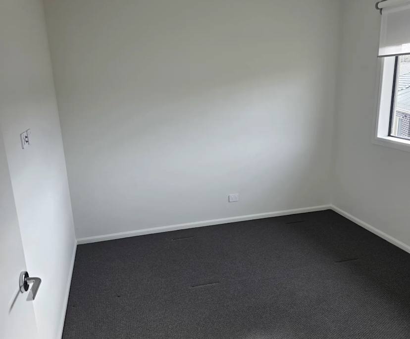 Unfurnished room with own bathroom