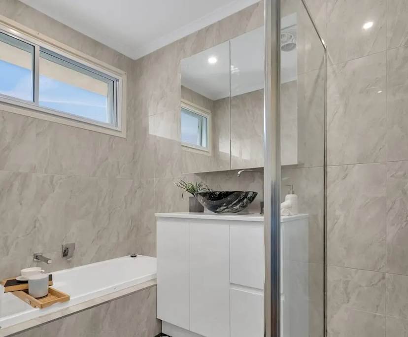 Whole property with 4 rooms for rent