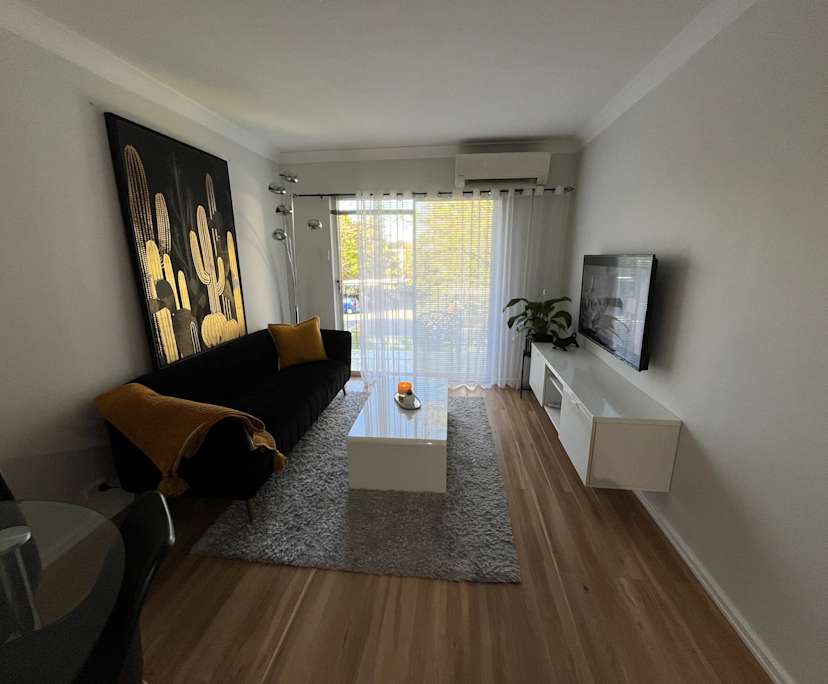 Unfurnished room in a flatshare
