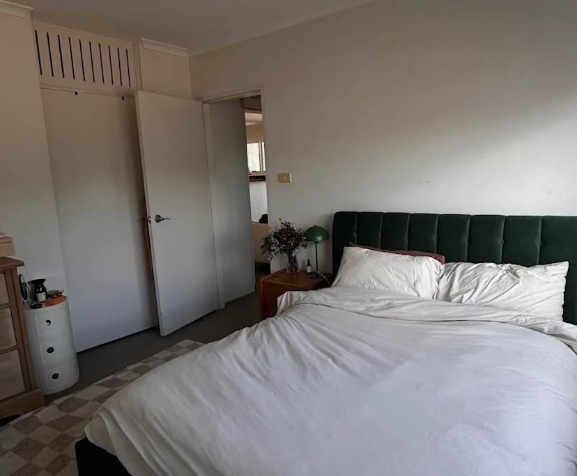 Unfurnished room in a flatshare