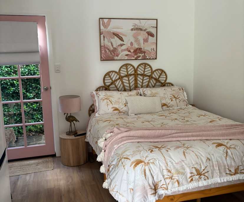Furnished room studio flat for rent
