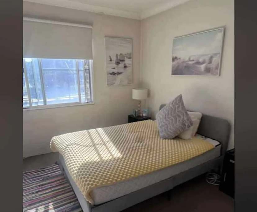 Furnished room with ensuite in a flatshare