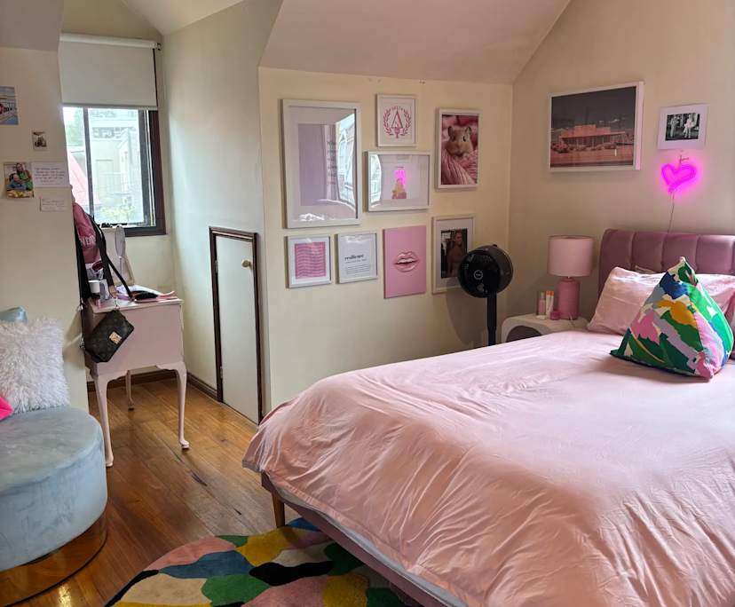 Furnished room with own bathroom