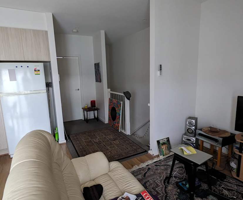 Unfurnished room with ensuite in a flatshare