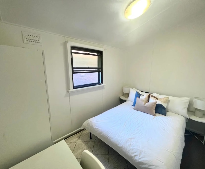 $675, 1-bed, 1 bathroom, Enmore NSW 2042
