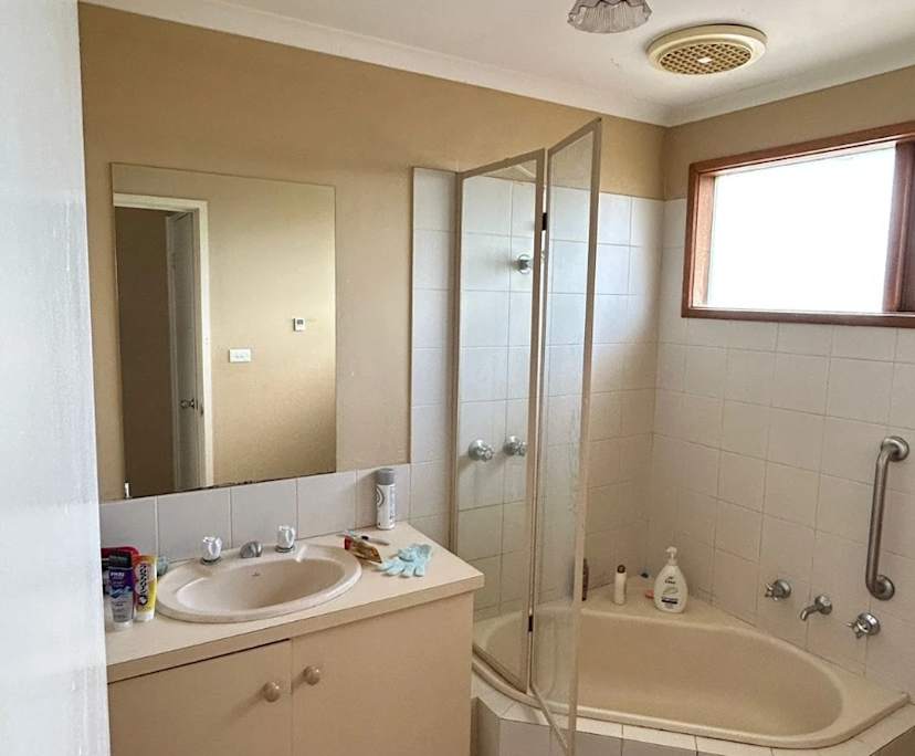 Unfurnished room in a share house