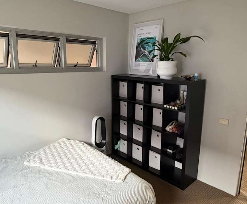 Furnished room in a flatshare
