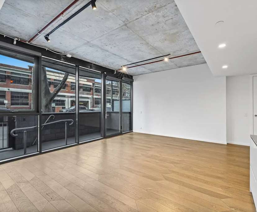 Unfurnished room with own bathroom