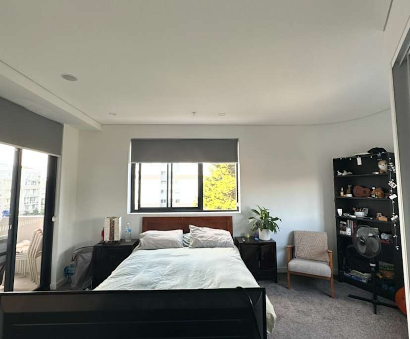 Furnished room with ensuite in a flatshare