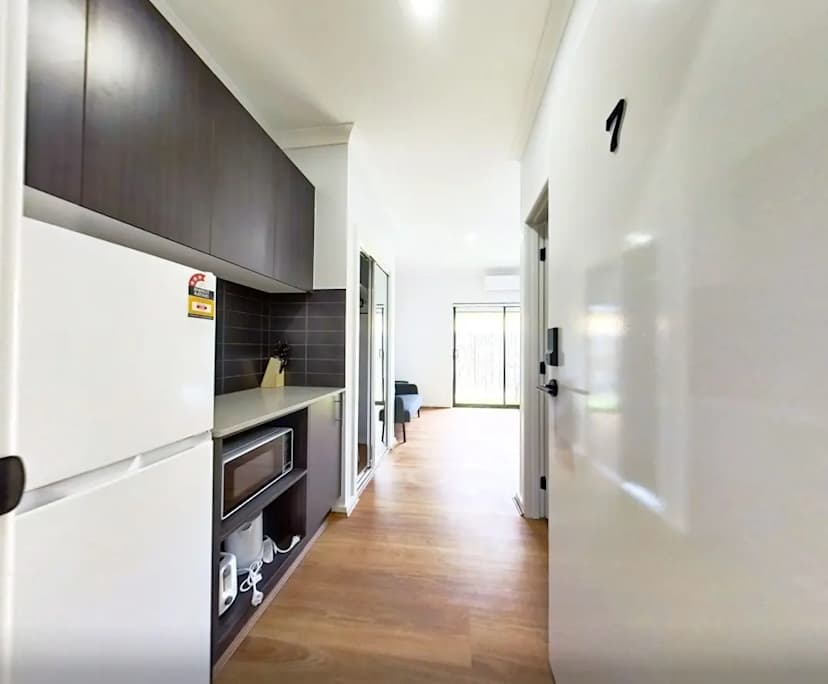 $350, Share-house, 9 rooms, Saint Albans VIC 3021, Saint Albans VIC 3021