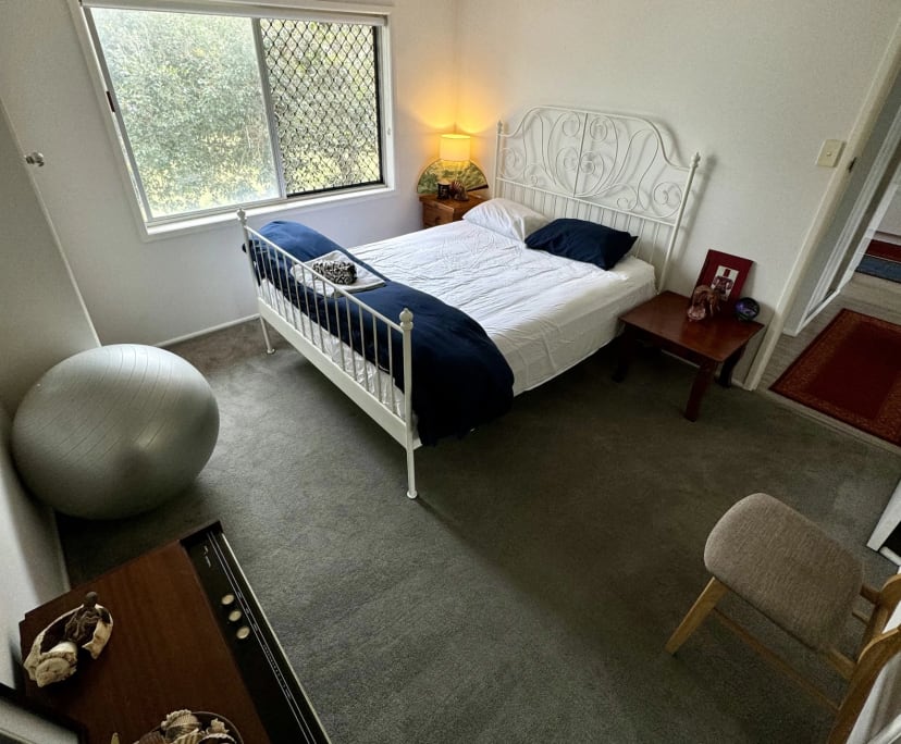 Furnished room in a flatshare