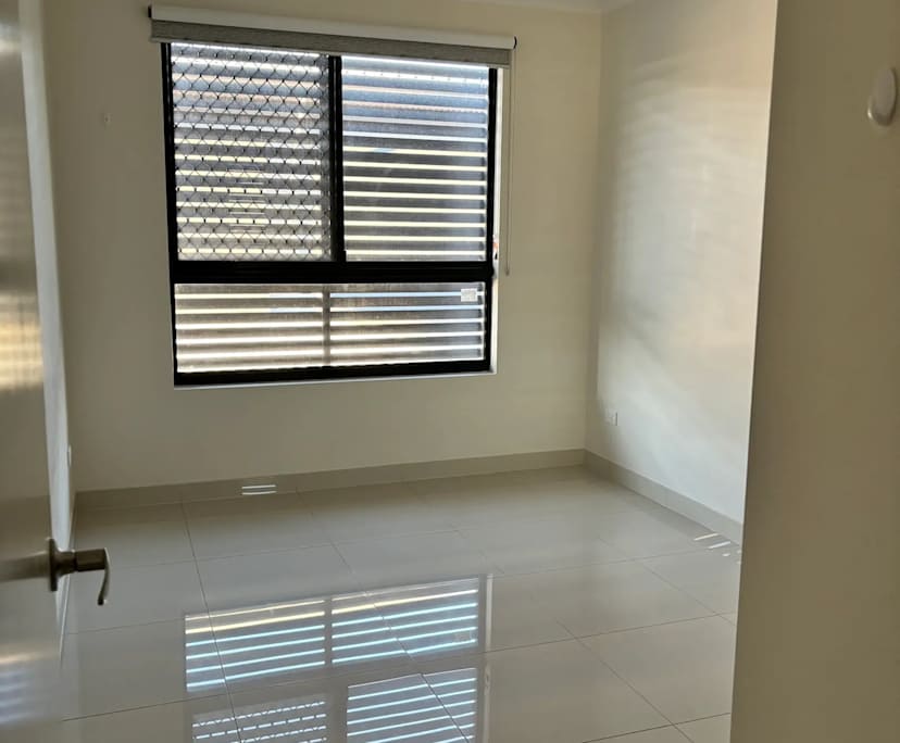 Unfurnished room in a share house