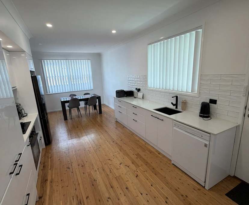 $275, Share-house, 3 bathrooms, Shortland NSW 2307