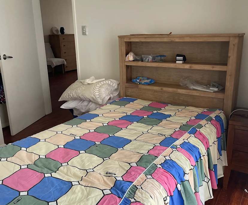 Furnished room in a flatshare
