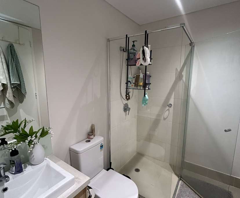 Furnished room in a flatshare