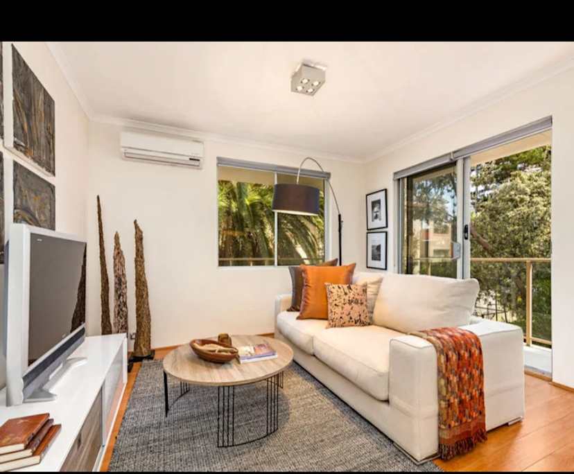 Furnished room in a flatshare