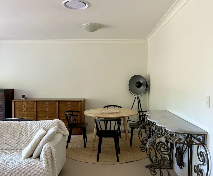 Unfurnished room in a flatshare