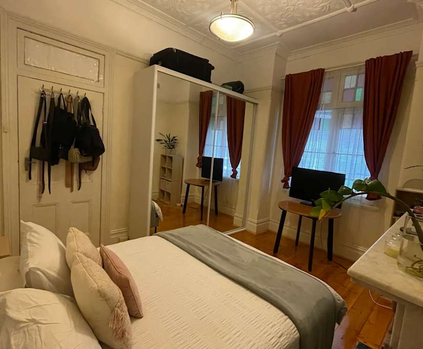 Furnished room in a share house