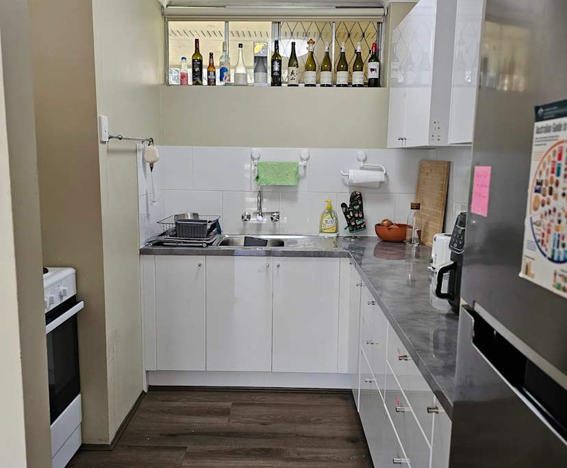 $300, Flatshare, 3 bathrooms, Saint Lucia QLD 4067