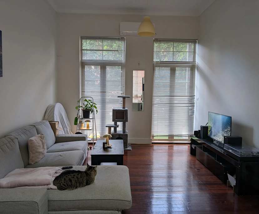 Unfurnished room in a flatshare