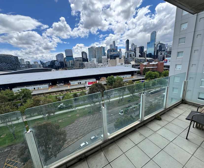 Furnished room with ensuite in a flatshare