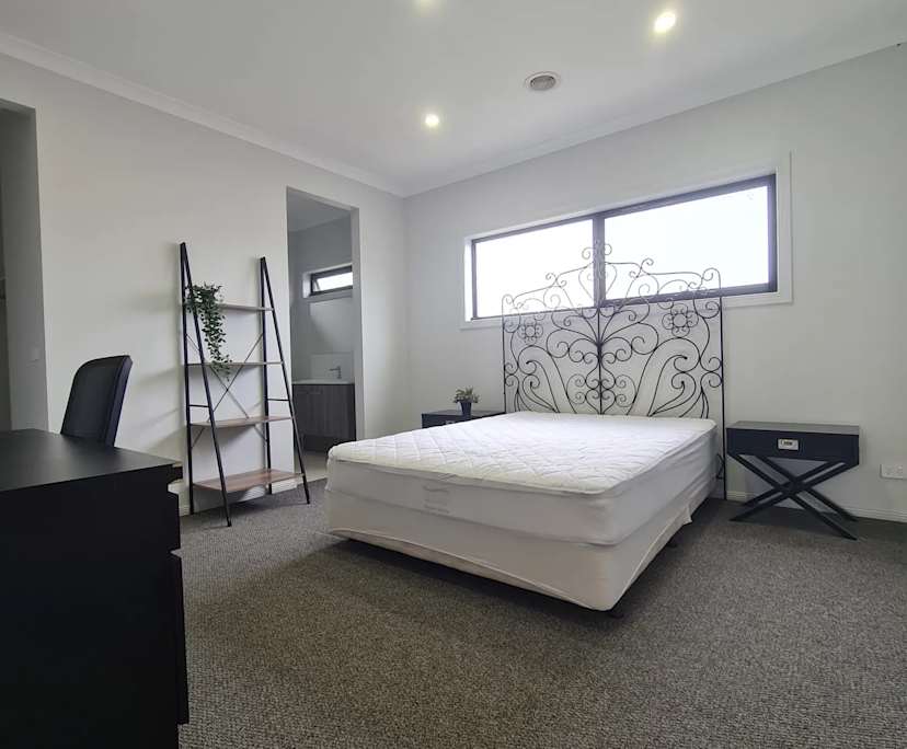 $270, Share-house, 5 bathrooms, Cairnlea VIC 3023