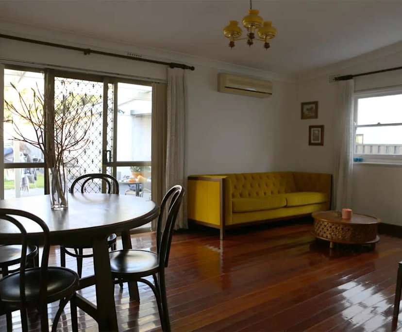 Whole property with 2 rooms for rent