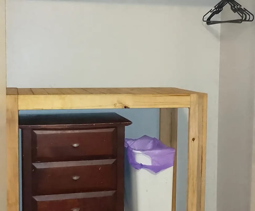 Furnished room in a flatshare
