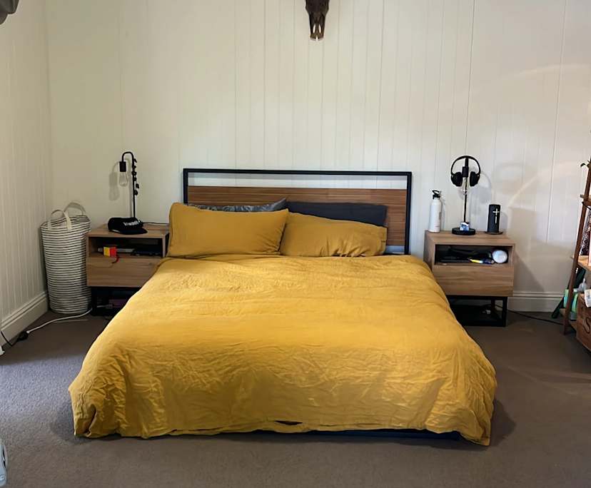 Unfurnished room with own bathroom