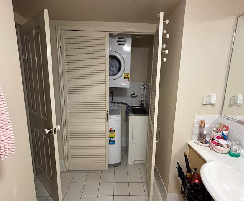 $380, Flatshare, 2 bathrooms, Mermaid Beach QLD 4218