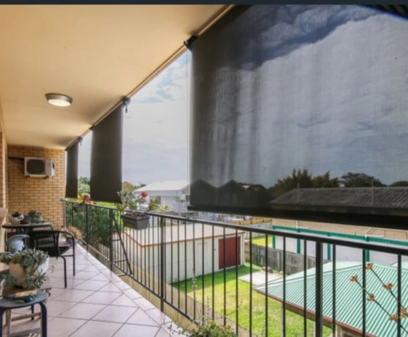 Furnished room in a flatshare