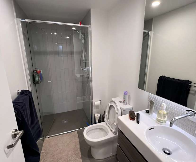 Furnished room with own bathroom