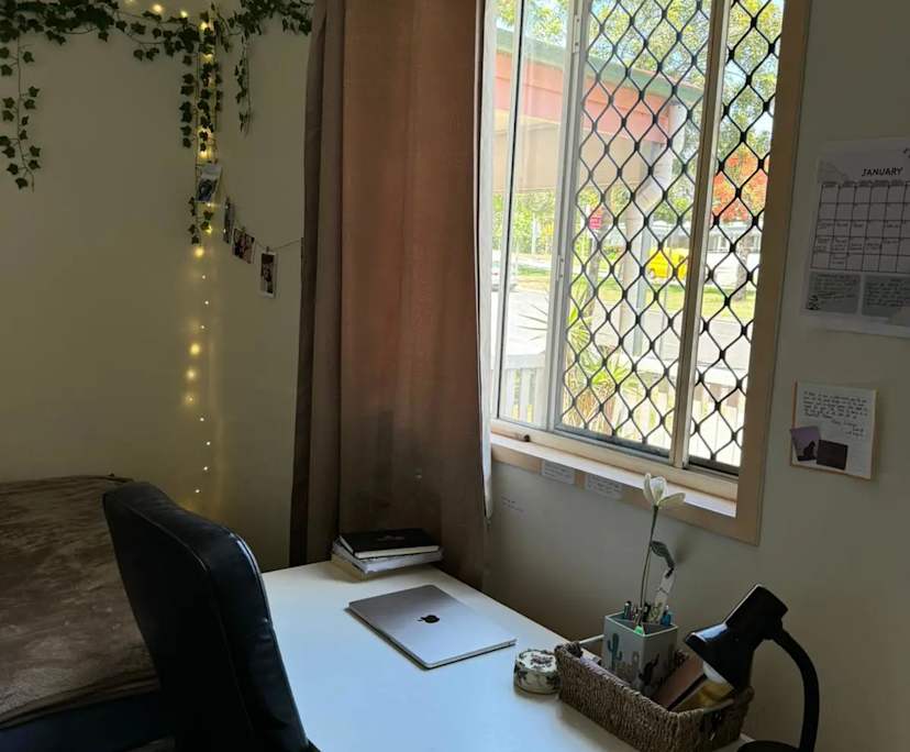 Furnished room in a share house