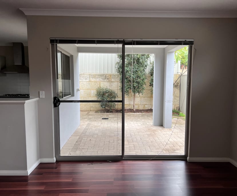 2 Rooms for Rent in Maylands, Perth 250, Furnishe...