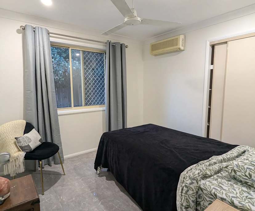 Room in a share house